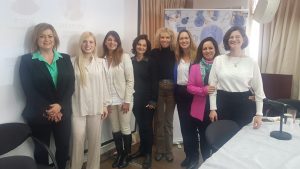 נשות פורום הנשים של להב יחד עם יו”ר האגודה גנית פלג וחברת הכנסת מירב בן ארי