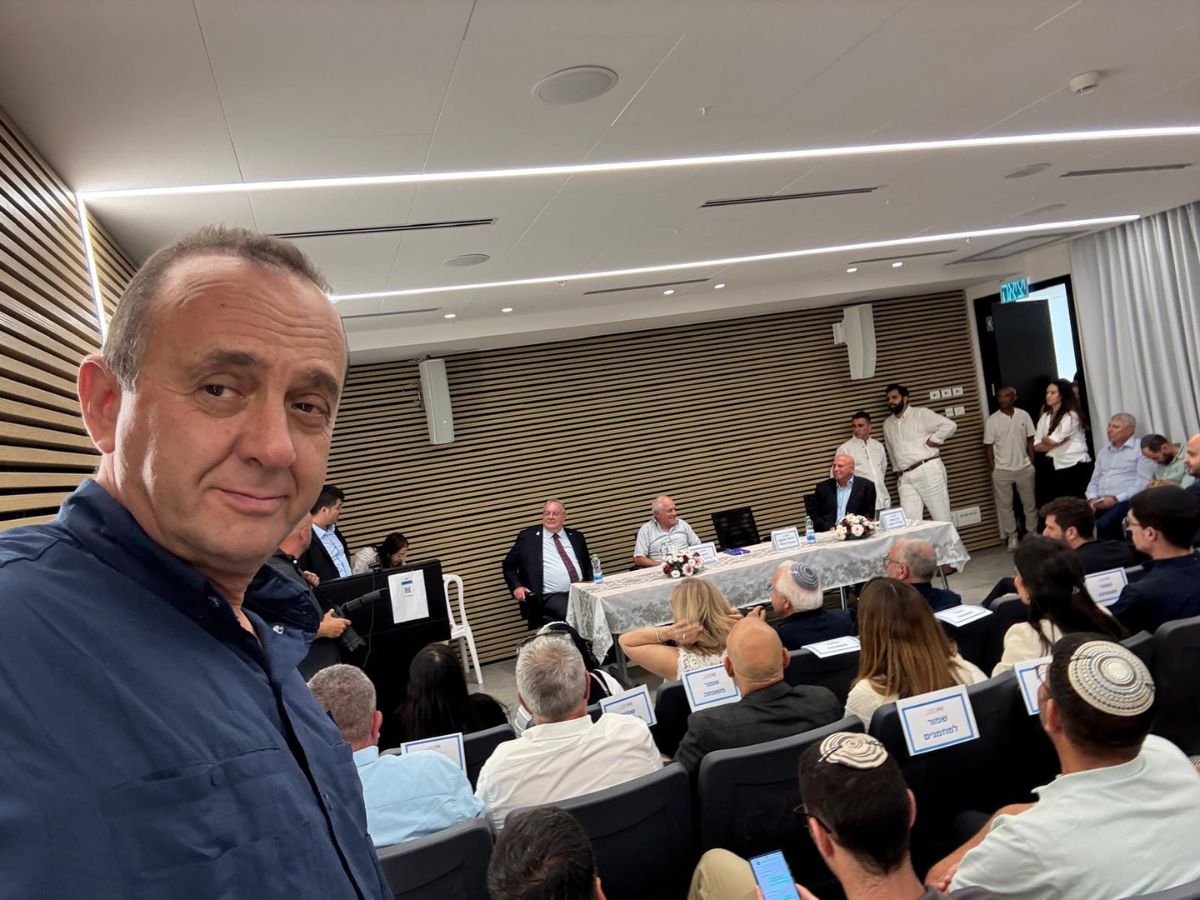 פגישה אינפורמלית של הנהלת האגודה במשרד התיירות